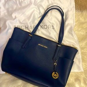 Michael Kors Jet Set tote- Meduim